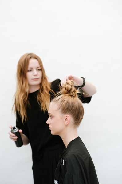 08-dec-2016-create-perfect-top-knot-12